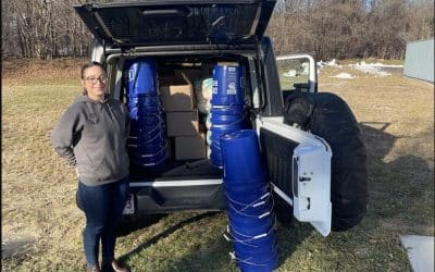 MVOC Participates in Holiday Food Drive